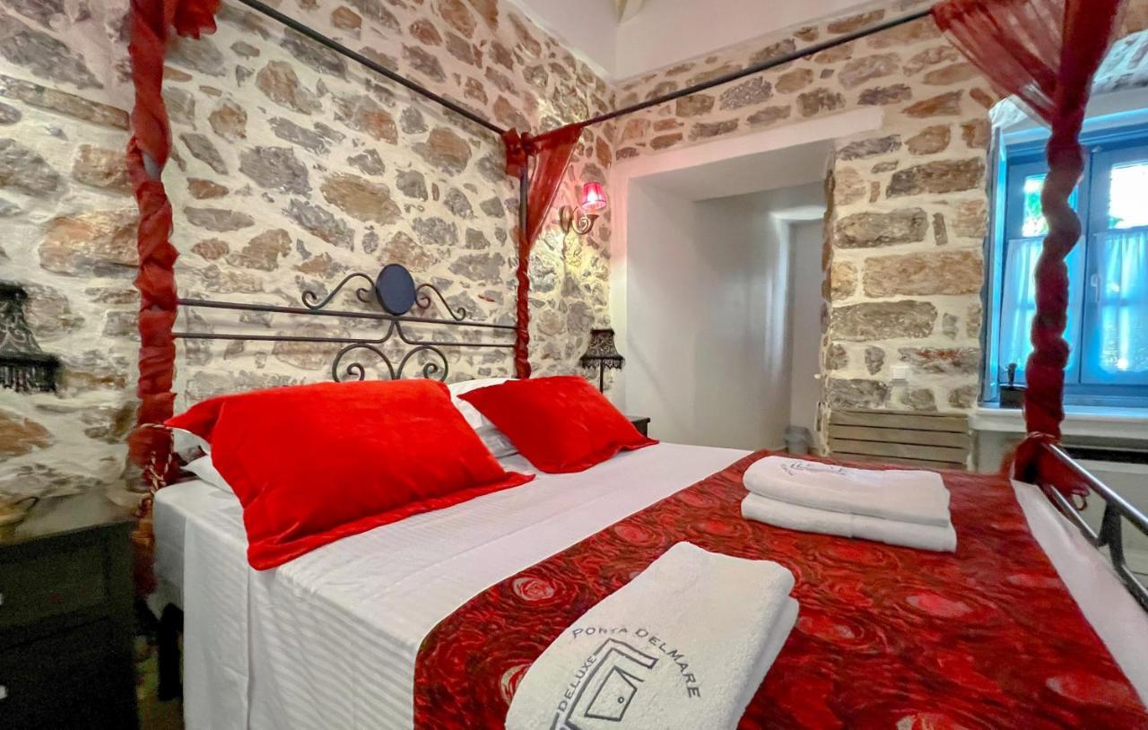Portadelmare Deluxe Suites Hydra  Zewnętrze zdjęcie
