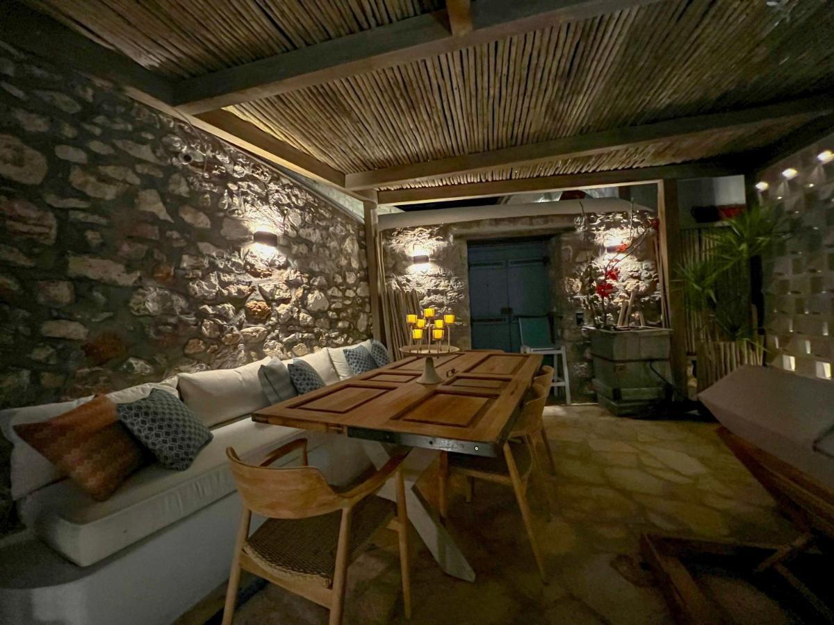 Portadelmare Deluxe Suites Hydra  Zewnętrze zdjęcie