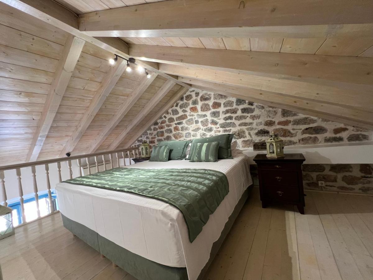 Portadelmare Deluxe Suites Hydra  Zewnętrze zdjęcie