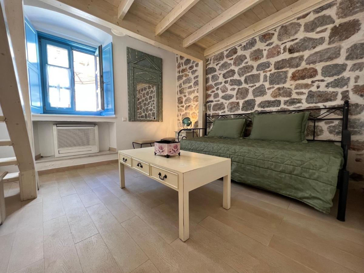 Portadelmare Deluxe Suites Hydra  Zewnętrze zdjęcie
