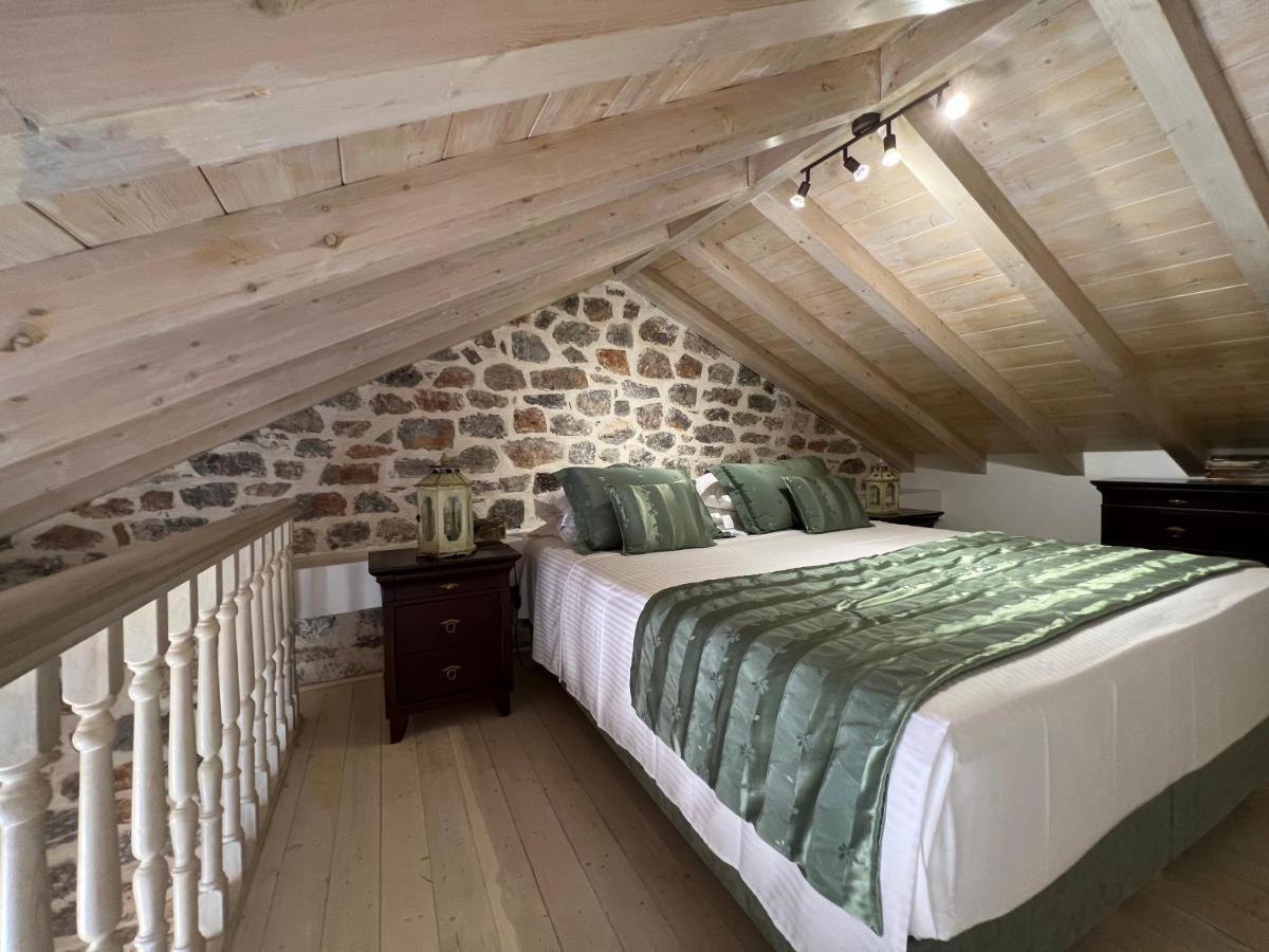Portadelmare Deluxe Suites Hydra  Zewnętrze zdjęcie