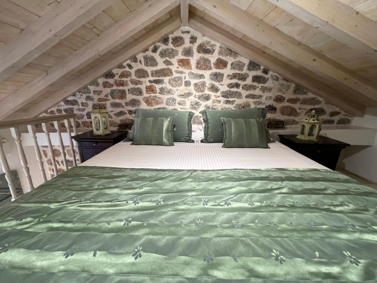 Portadelmare Deluxe Suites Hydra  Zewnętrze zdjęcie
